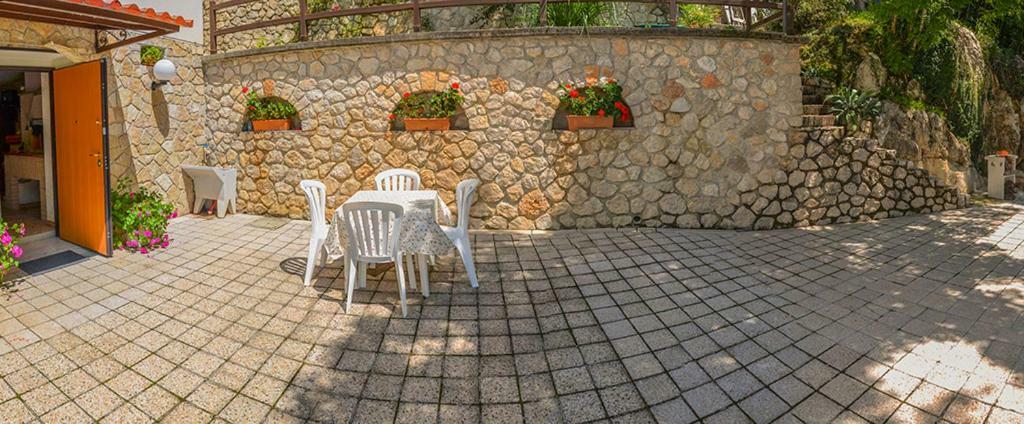 Bed and Breakfast Casa Lieta Субьяко Экстерьер фото
